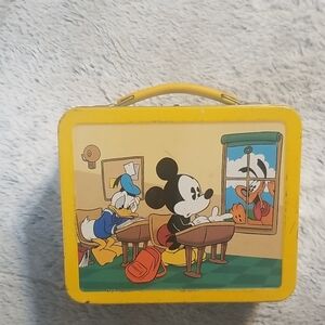 DISNEY HALLMARK VINTAGE LUNCH PAIL, Post 1950 And Pre 1971, GUC